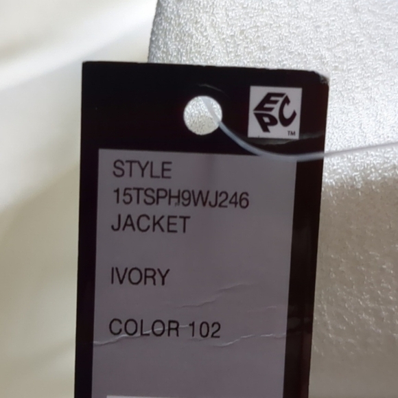 Tahari Ivory Belted Blazer Jacket size 16 Petite - Picture 7 of 8